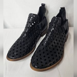 Anthropologie Musse & Cloud Caila Eu 41/US 10 Black Cutout Ankle Booties Spain